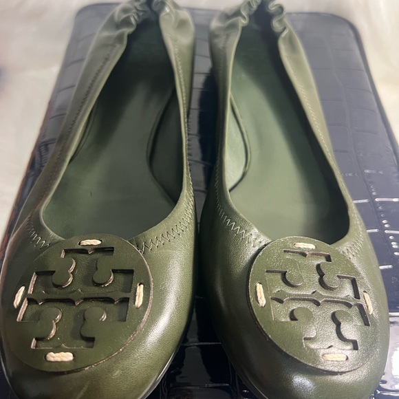 TORY BURCH GREEN MINNIE TRAVEL BALLET💚 - Picture 3 of 7